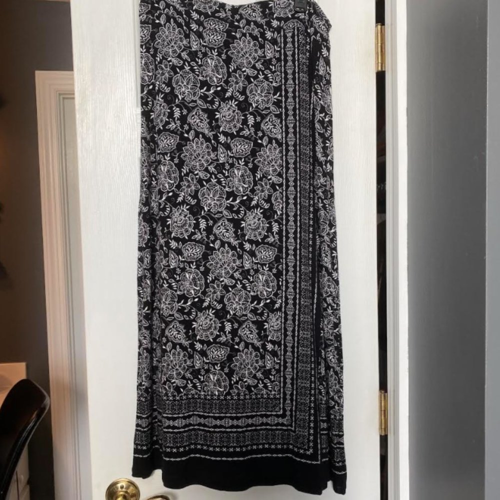 Black and White Print Floor Length Skirt, M